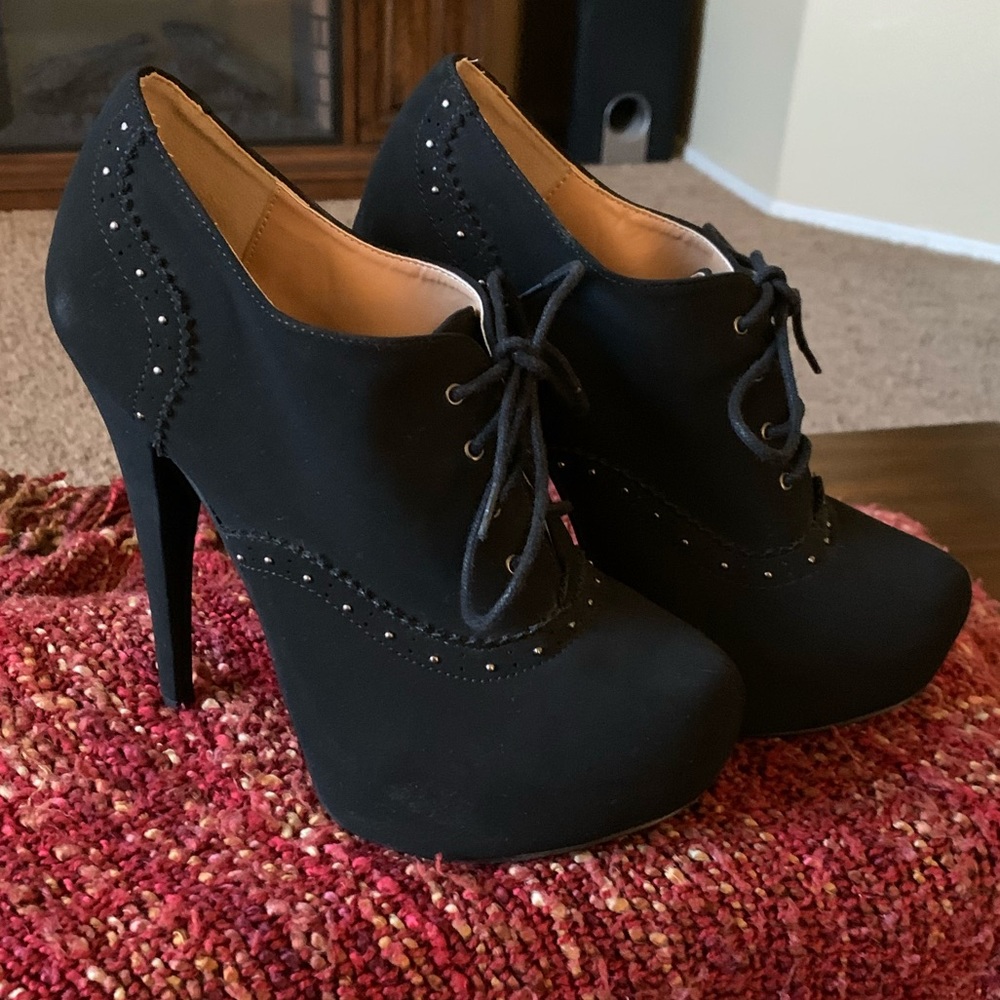 Penny Loves Kenny black platform booties